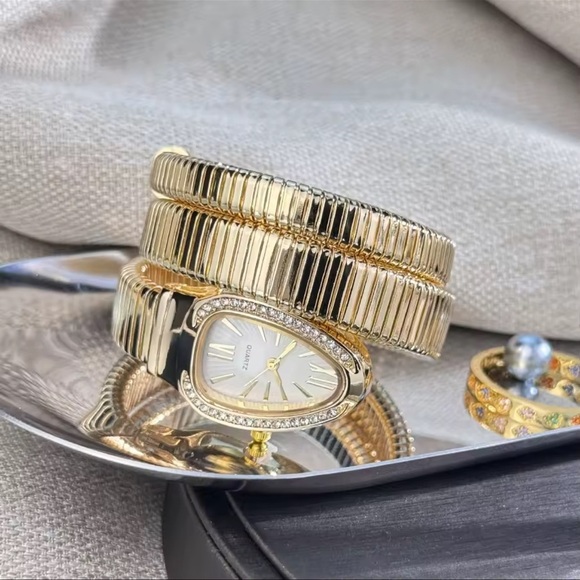 Serpenti Snake Wrap Elegant Gold Women's Watch - Picture 6 of 7